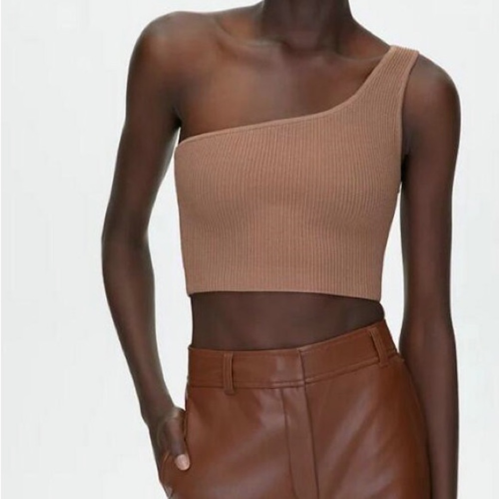 Brand new Babaton Sculpt Knit One-Shoulder Cropped Tank